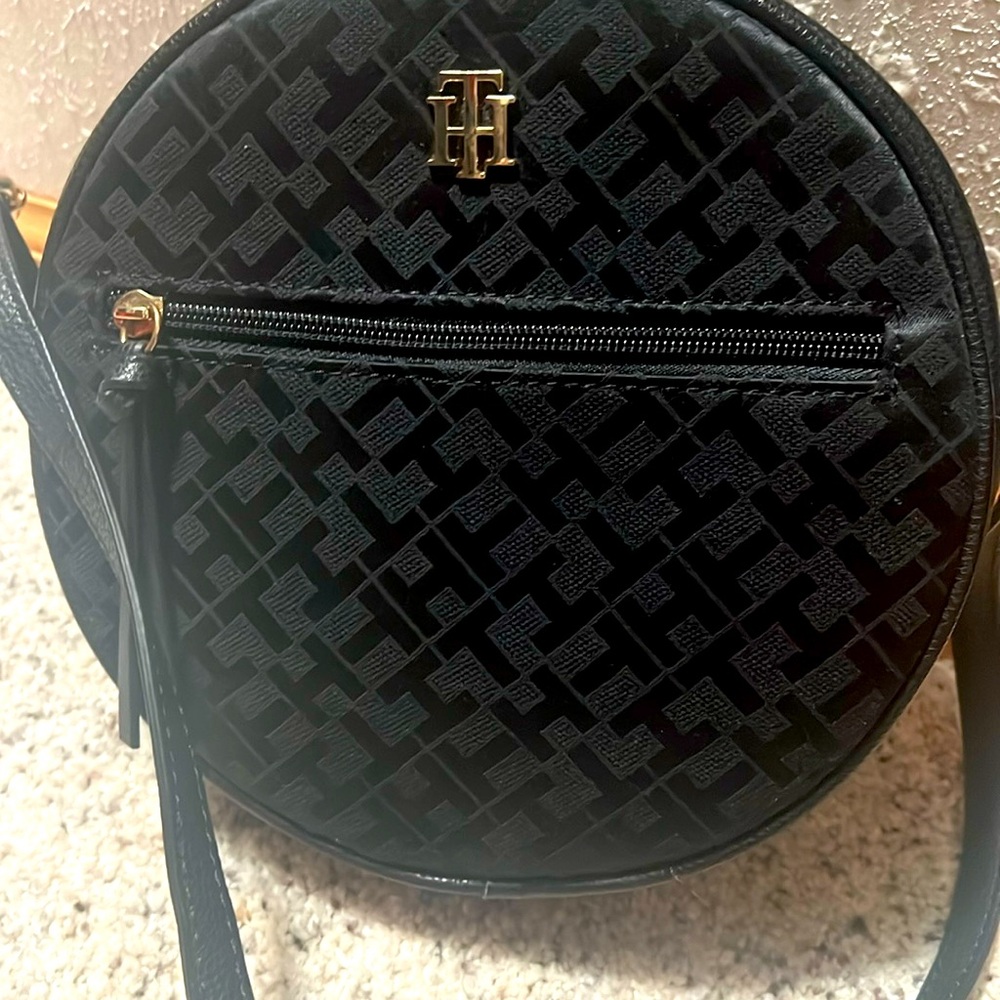 Tommy Hilfiger Crossbody purse good condition